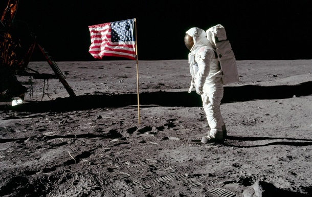 Эксперты объяснили победу США в лунной гонке