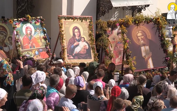 На западе Украины снова массовый крестный ход УПЦ