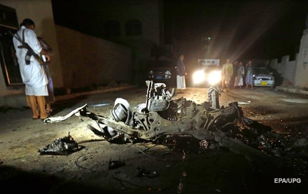 В Йемене у блокпоста взорвался автомобиль