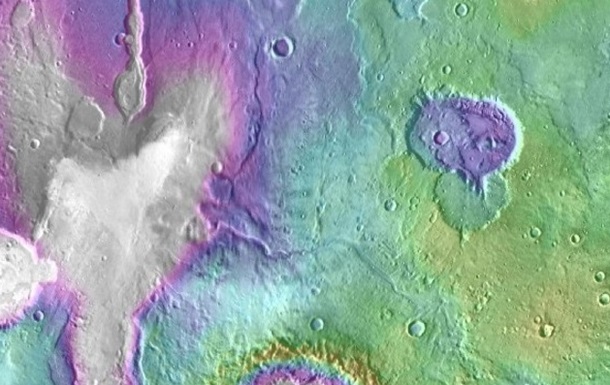 На Марсі виявили  свіжі  озера