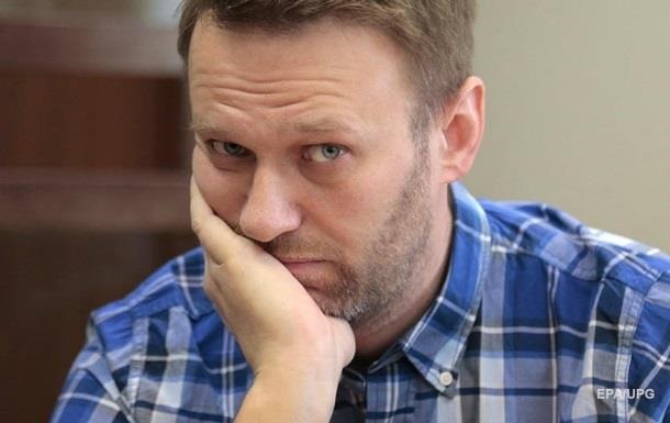 Навального забанили в Twitter Медведєва