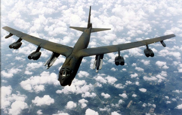 США направлять два літаки для залякування КНДР