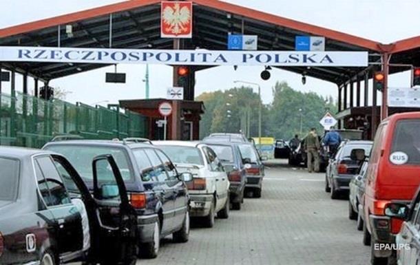 На кордоні з Польщею скупчилися майже 400 авто