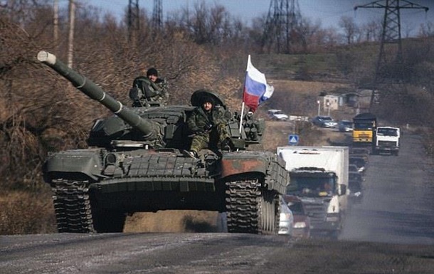 Порошенко назвал число танков России на Донбассе
