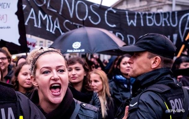 В Польше передумали запрещать аборты