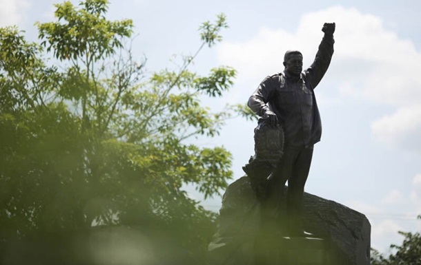Россия подарила Венесуэле статую Уго Чавеса