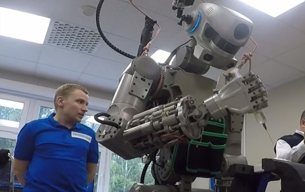 У Росії показали свого космічного андроїда