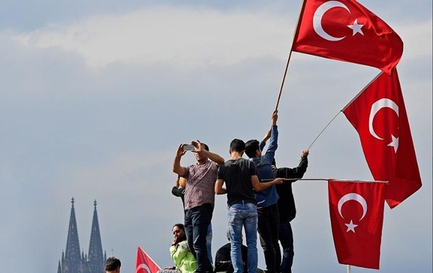 Турция: Не можем бросить соотечественников в Крыму