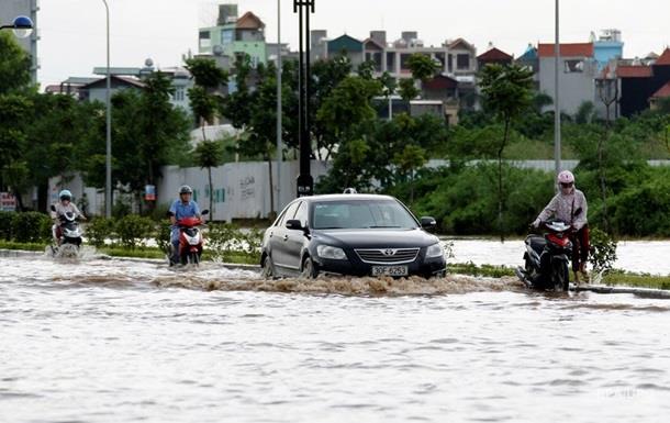 Наводнение во Вьетнаме: более 30 жертв