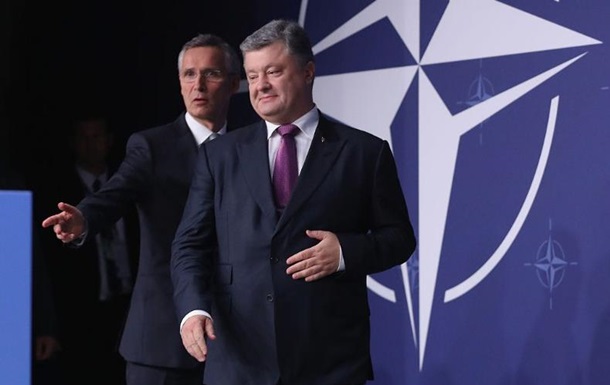НАТО: Допоможемо Україні практично і політично