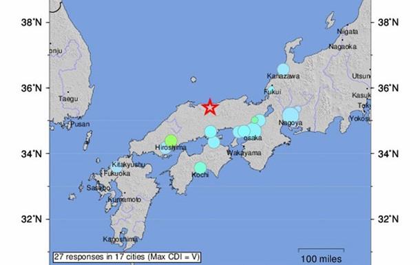 Из-за землетрясения в Японии остановлено движение поездов
