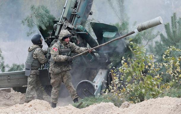 Доба в АТО: поранено двох українських військових