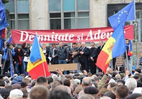 Президентские выборы в Молдове. Марионетки Плахотнюка на марше