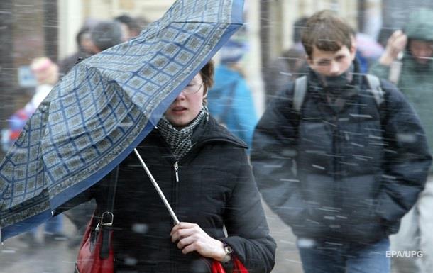 Завтра на українців чекають мокрий сніг і сильний вітер