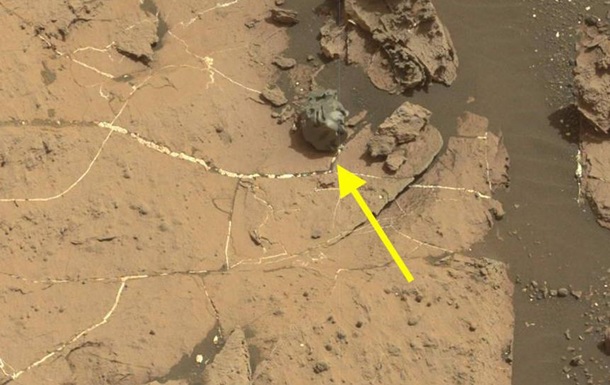 Curiosity обнаружил на Марсе металлический шар