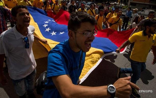 Оппозиция Венесуэлы дала президенту время на выполнение требований