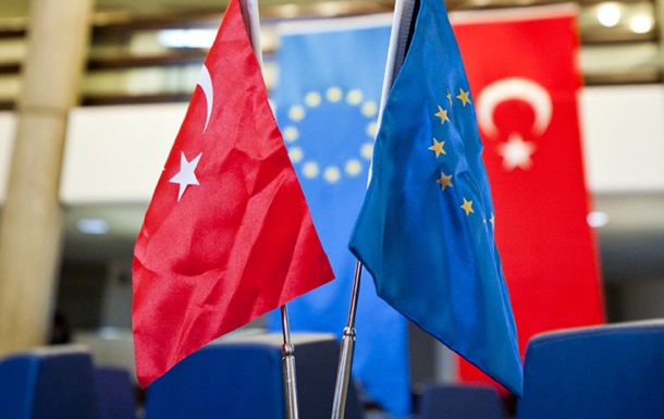 В ЄС заявили, що відмовлять туркам у безвізі через Ердогана