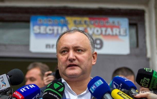 На выборах в Молдове лидирует социалист Додон