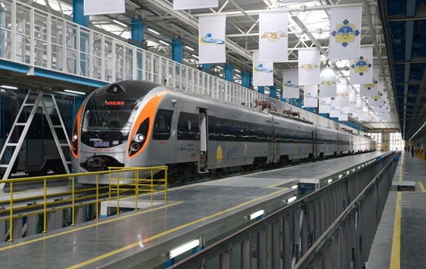 Скоростной поезд Киев-Львов продлят до польского Перемышля