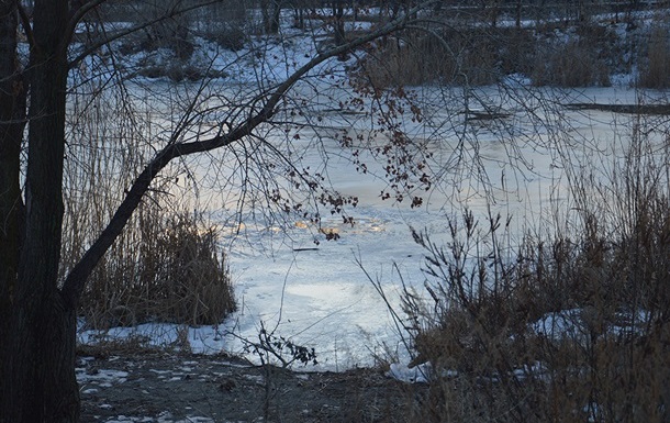 Шестилетний мальчик провалился под лед и погиб на Харьковщине