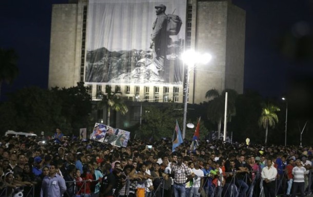 На Кубі масовим мітингом вшанували Фіделя Кастро
