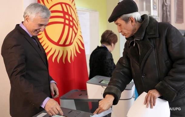 В Киргизии приняли поправки в Конституцию
