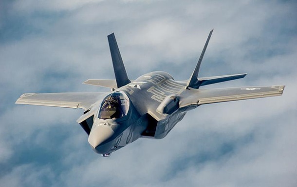 Твіт Трампа обвалив акції виробника винищувача F-35
