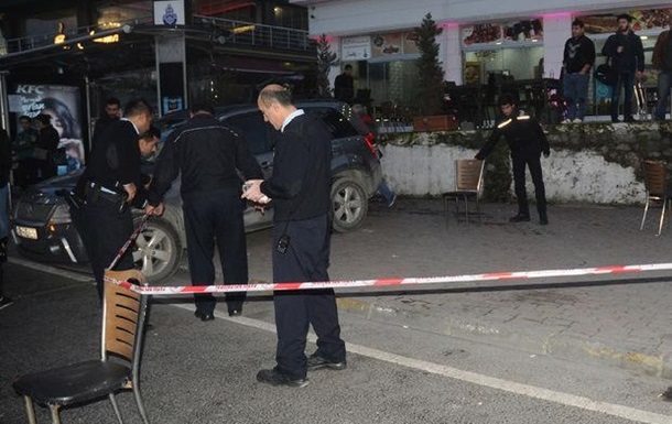 Появилось видео с места стрельбы возле ресторана в Стамбуле