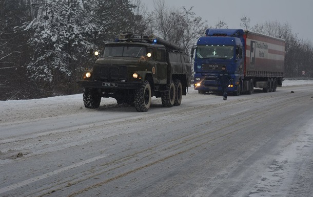 На дорогах України через негоду за добу загинули семеро людей