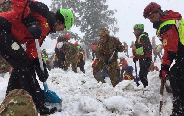 До 24 зросла кількість жертв сходження лавини в Італії