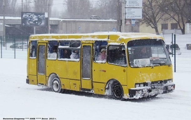 Снігопад у Києві: громадський транспорт перевели на спецрежим