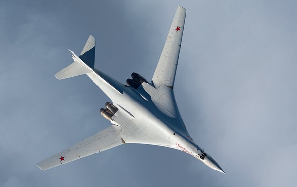 У Росії пояснили маневри Ту-160 біля Британії
