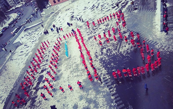 Харківська швидка провела #22pushupchallenge на підтримку бійців АТО