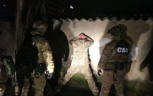 Суд заарештував військового, який віз на Майдан автомати