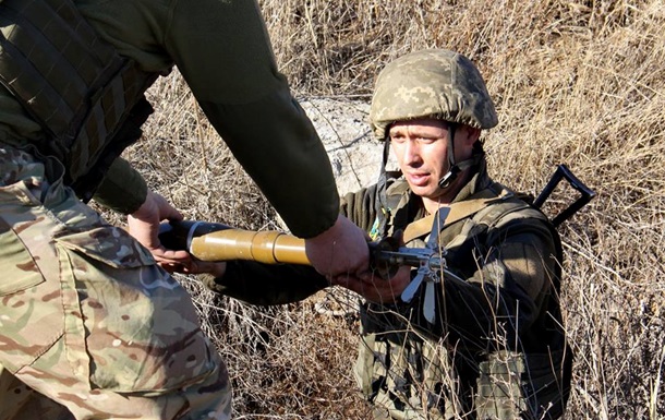 АТО: Украинские позиции обстреляли 39 раз