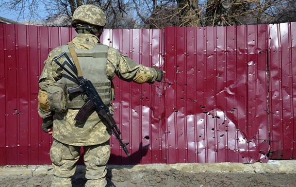 Штаб: Обстріли на маріупольському напрямку