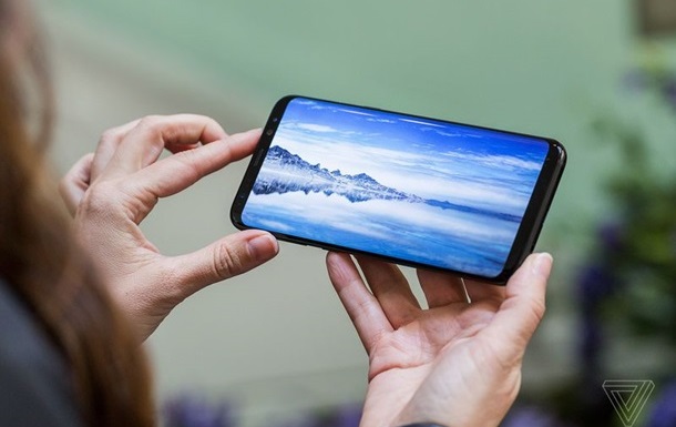 Флагман Samsung поступився в автономності iPhone 7 Plus
