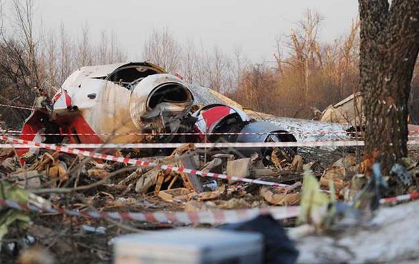 Комісія: Літак Качинського розвалився в повітрі