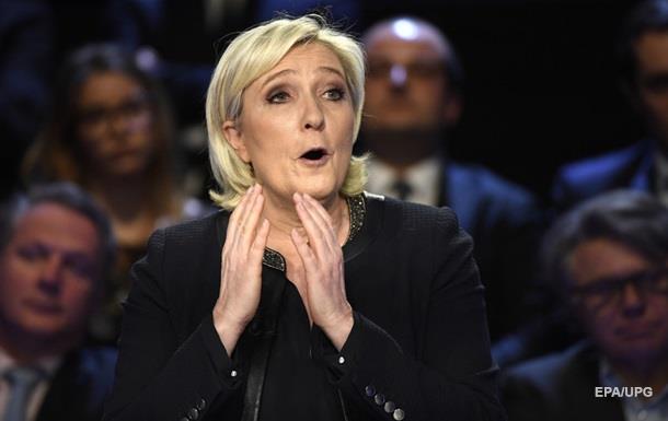 СМИ: Ле Пен хотят лишить парламентского иммунитета