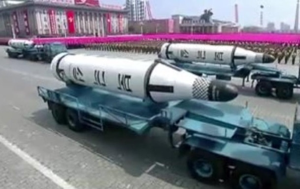 ЗМІ: Північна Корея представила ракету нового типу
