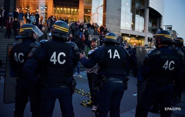 В Париже задержаны десятки недовольных результатами выборов