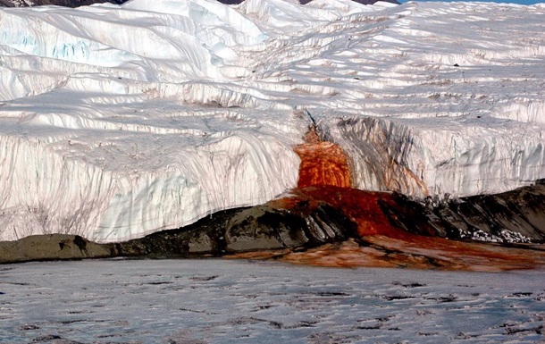 Вчені розгадали таємницю Кривавого водоспаду в Антарктиді