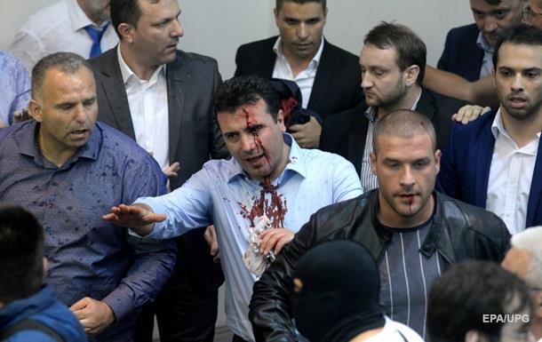 При штурмі парламенту Македонії постраждали понад 70 осіб
