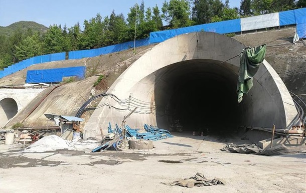 В Китае обрушился тоннель: 12 жертв