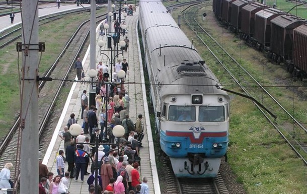 В пригородных поездах Киевщины добавили вагонов