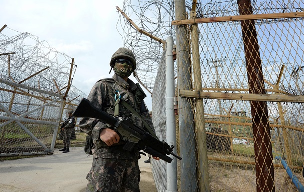 Південна Корея відкрила вогонь на кордоні з КНДР