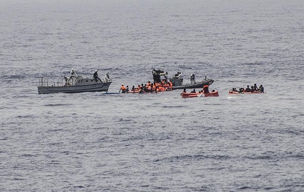 В Средиземном море затонуло судно с беженцами: более 30 жертв