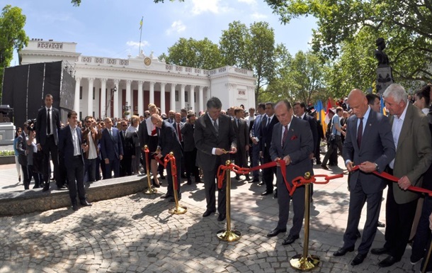 Порошенко открыл Стамбульский парк в Одессе