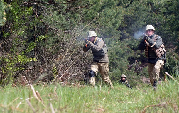 Доба в АТО: обстрілів стало менше, троє поранених