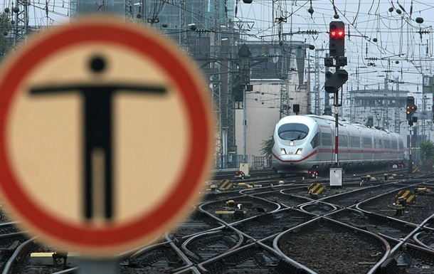 У Німеччині з рейок зійшов потяг